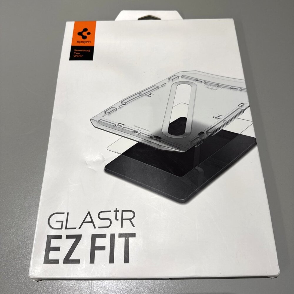 Spigen 2024 iPad Pro 13-inch M4 Screen Protector GLAS.tR EZ‎ Fit AGL07788